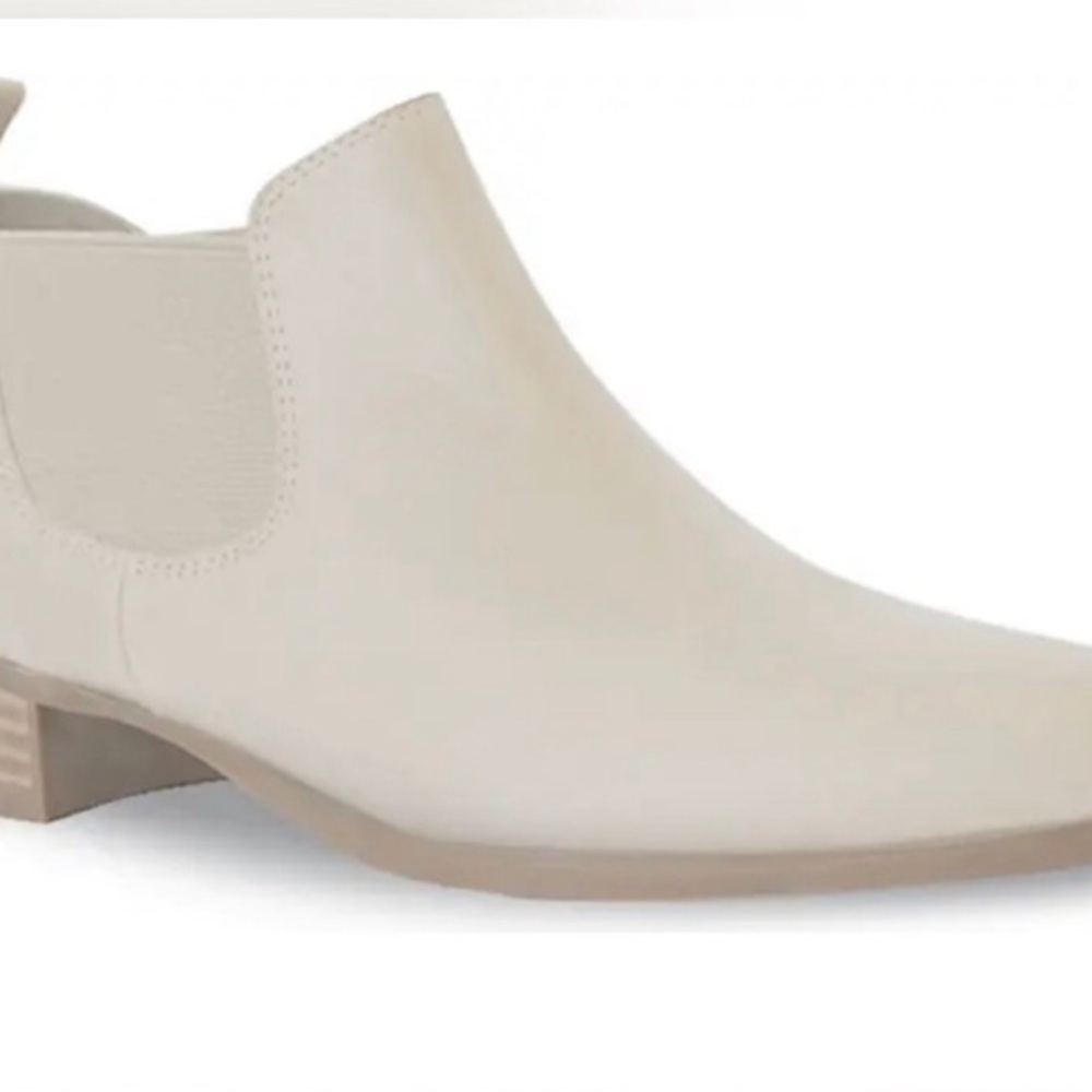 Munro Cream Chelsea Ankle Booties